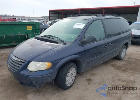 2005 Chrysler Town & Country Lx z USA, uszkodzony, nr VIN 2C4GP44R25R160940
